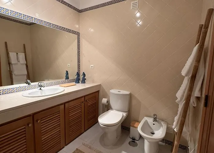 Burgo D Manuel Pinhal 14 شقة